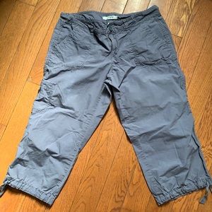 LOFT Ann Taylor cargo Capri pants size 6